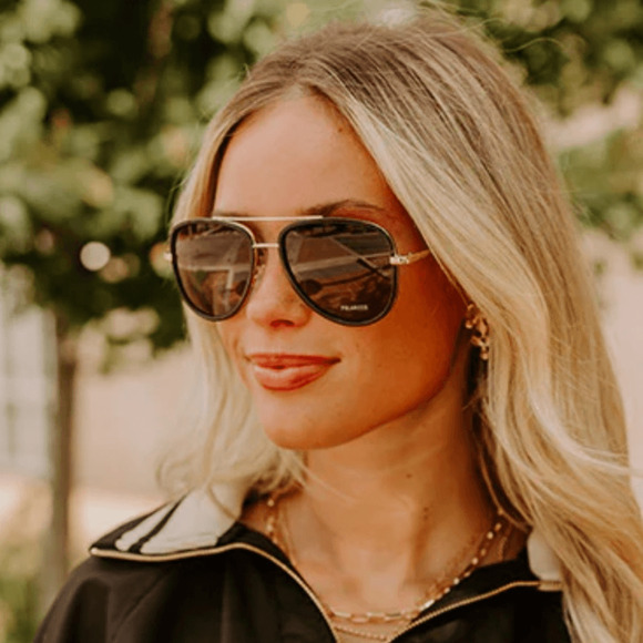 READ** Quay POLARIZED LL IN MINI READ Stylish Black and Gold Sunglasses main image 6